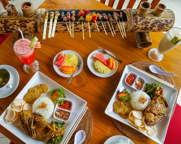 巴里島美食推薦-稻田餐廳-髒鴨飯-沙嗲